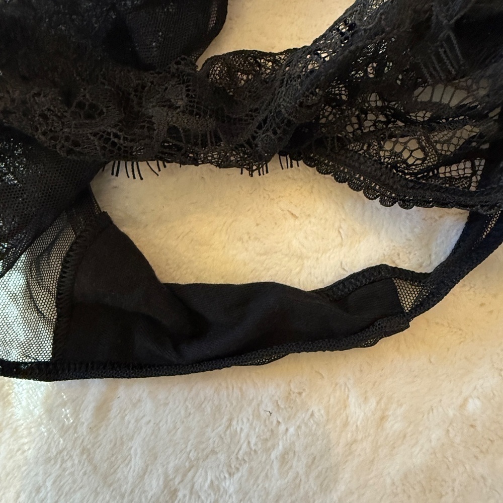 New! Victoria’s Secret Lace Ruffle Peek-a-Boo Teddy Black 45917 - Picture 9 of 15
